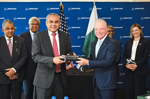 Naqvi Visits Boeing’s Headquarters | PIA Seeks Faster Boeing Dreamliner Deliveries